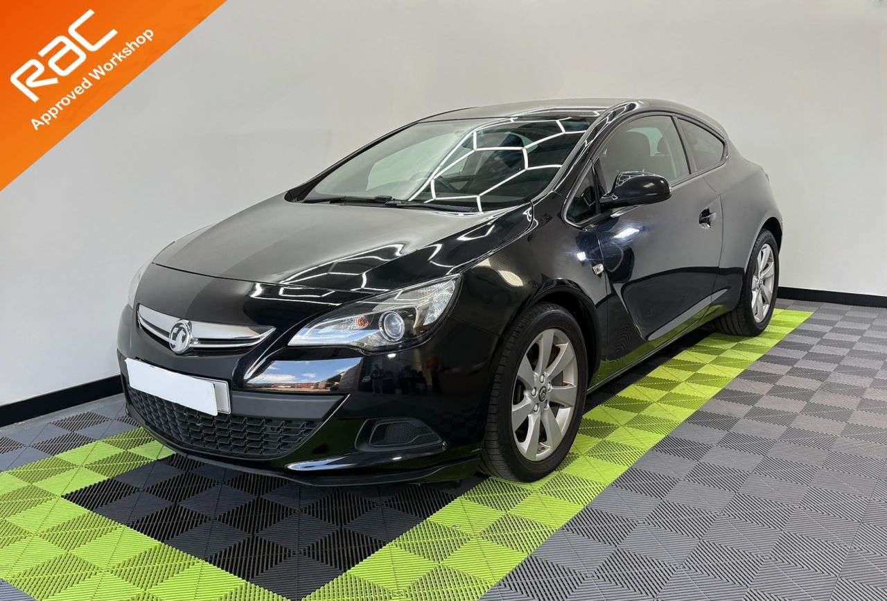 A 2015 VAUXHALL ASTRA GTC 2.0 CDTi Sport Coupe 3dr Diesel Manual Euro 5 (s/s) (165 ps) A 2015 VAUXHALL ASTRA GTC 2.0 CDTi Sport Coupe 3dr Diesel Manual Euro 5 (s/s) (165 ps)