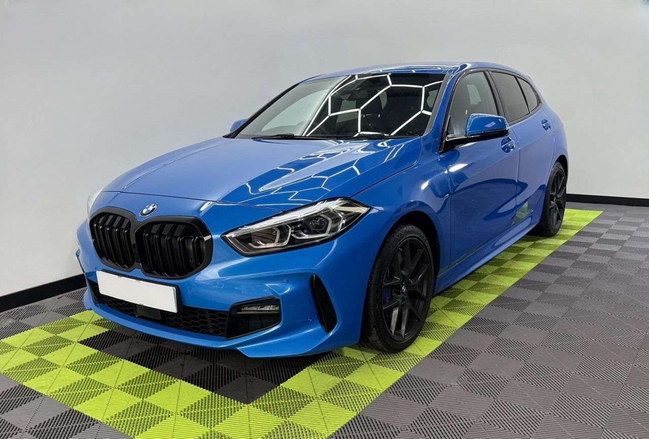 A 2020 BMW 1 SERIES 2.0 118d M Sport Hatchback 5dr Diesel Manual Euro 6 (s/s) (150 ps) A 2020 BMW 1 SERIES 2.0 118d M Sport Hatchback 5dr Diesel Manual Euro 6 (s/s) (150 ps)