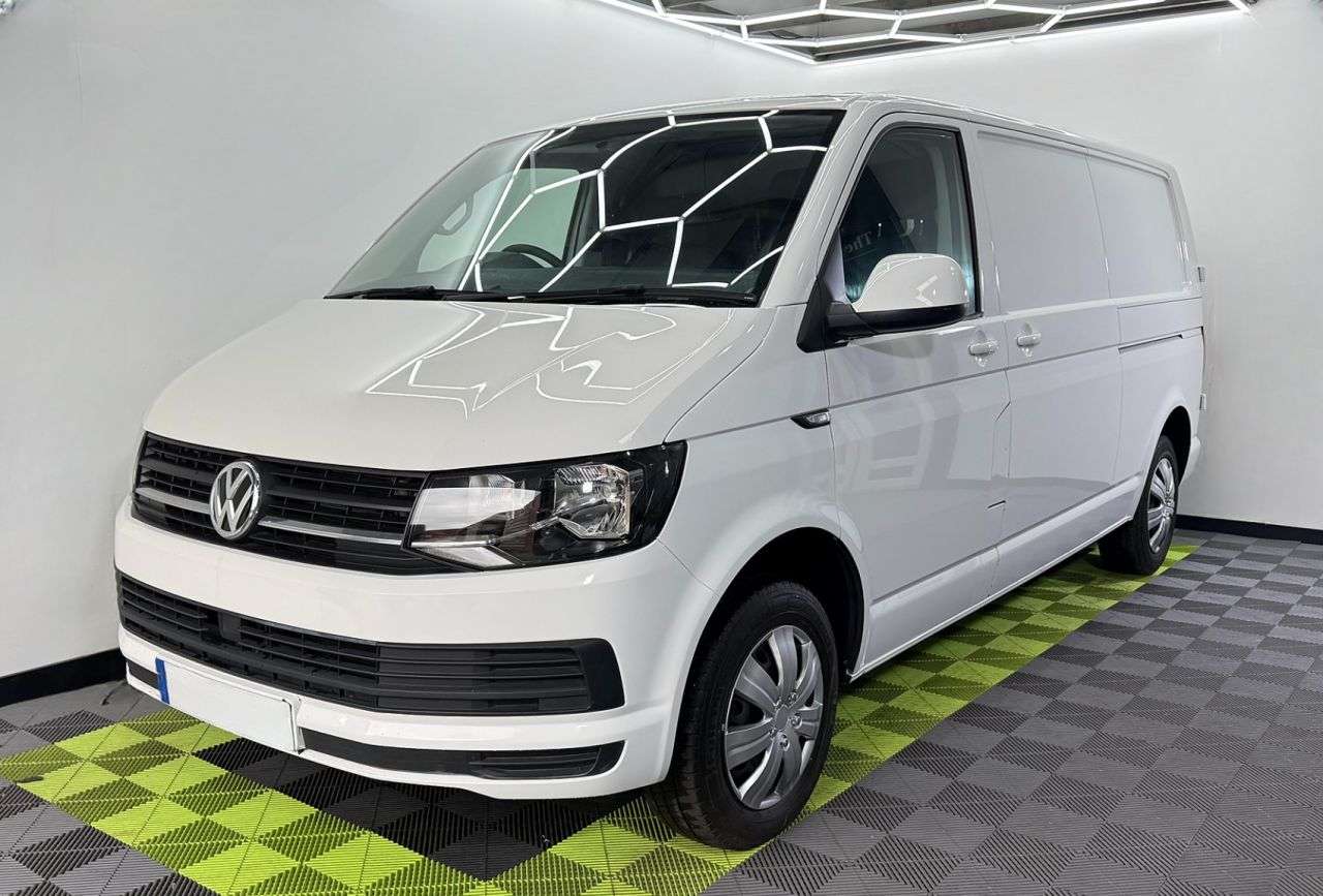 A 2019 VOLKSWAGEN TRANSPORTER 2.0 TDI T28 Trendline Panel Van 5dr Diesel Manual FWD LWB Euro 6 (s/s) (102 A 2019 VOLKSWAGEN TRANSPORTER 2.0 TDI T28 Trendline Panel Van 5dr Diesel Manual FWD LWB Euro 6 (s/s) (102