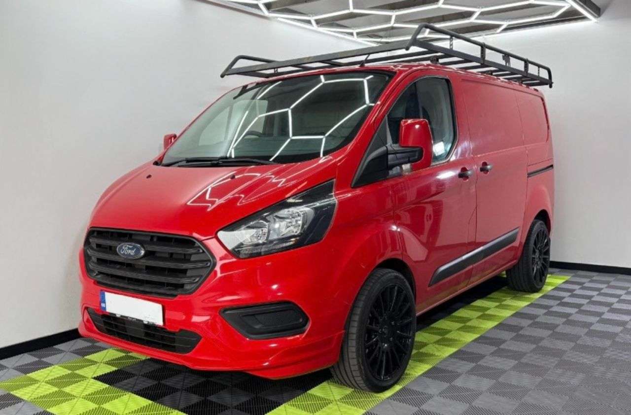 A 2019 FORD TRANSIT CUSTOM 2.0 280 EcoBlue Panel Van 5dr Diesel Manual L1 H1 Euro 6 (105 ps) A 2019 FORD TRANSIT CUSTOM 2.0 280 EcoBlue Panel Van 5dr Diesel Manual L1 H1 Euro 6 (105 ps)