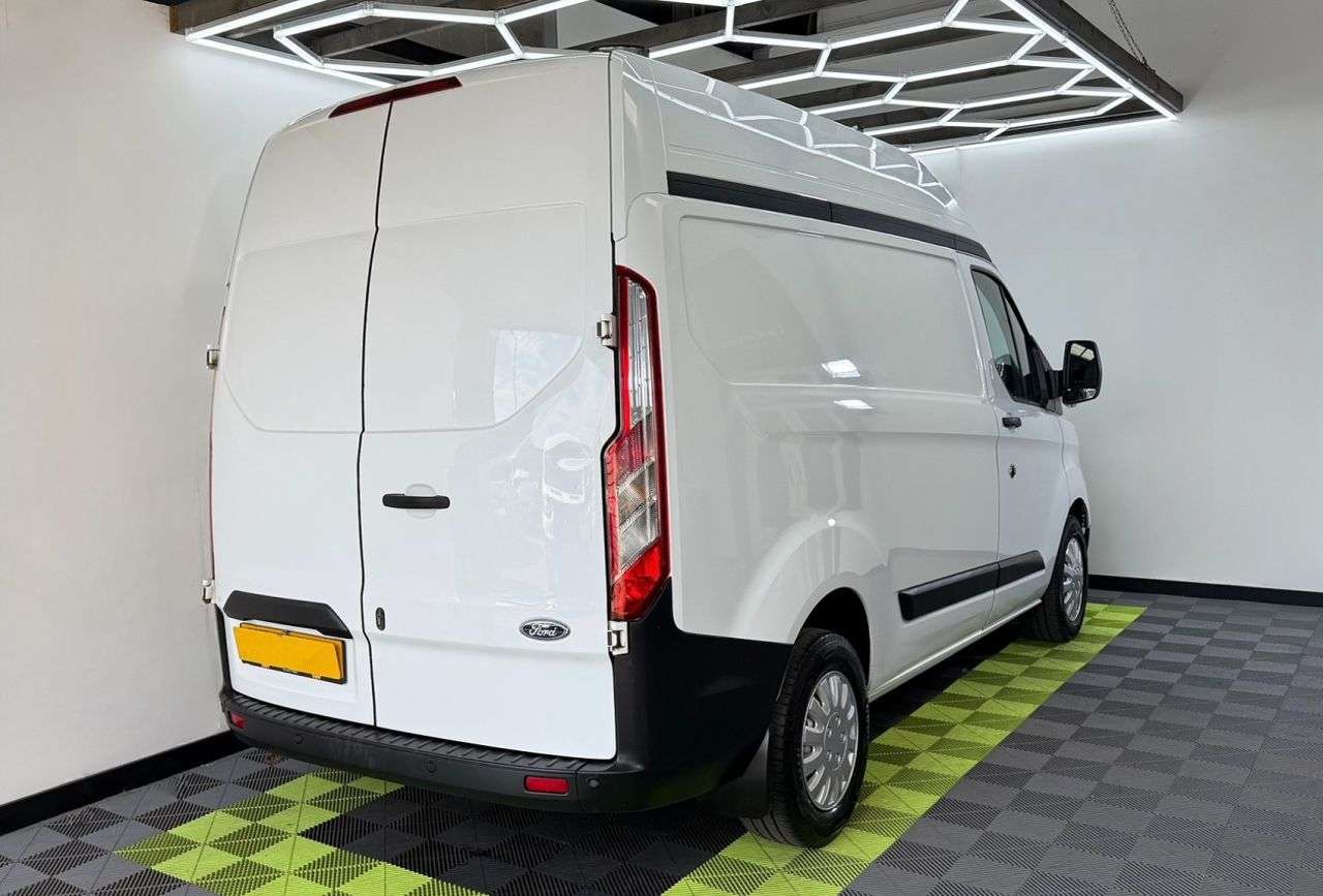 A 2020 FORD TRANSIT CUSTOM 2.0 300 EcoBlue Leader Panel Van 5dr Diesel Manual L1 H2 Euro 6 (s/s) (105 A 2020 FORD TRANSIT CUSTOM 2.0 300 EcoBlue Leader Panel Van 5dr Diesel Manual L1 H2 Euro 6 (s/s) (105