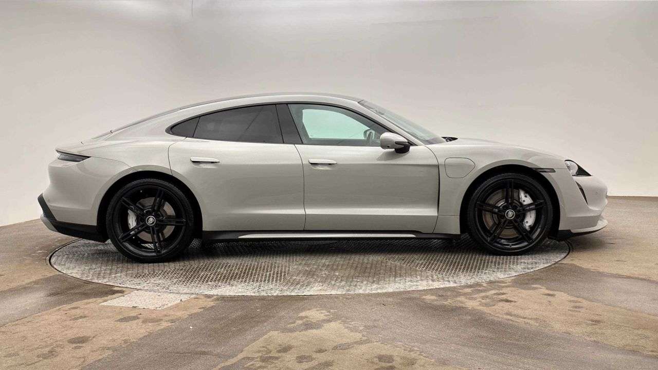 2021 PORSCHE TAYCAN 2021 PORSCHE TAYCAN