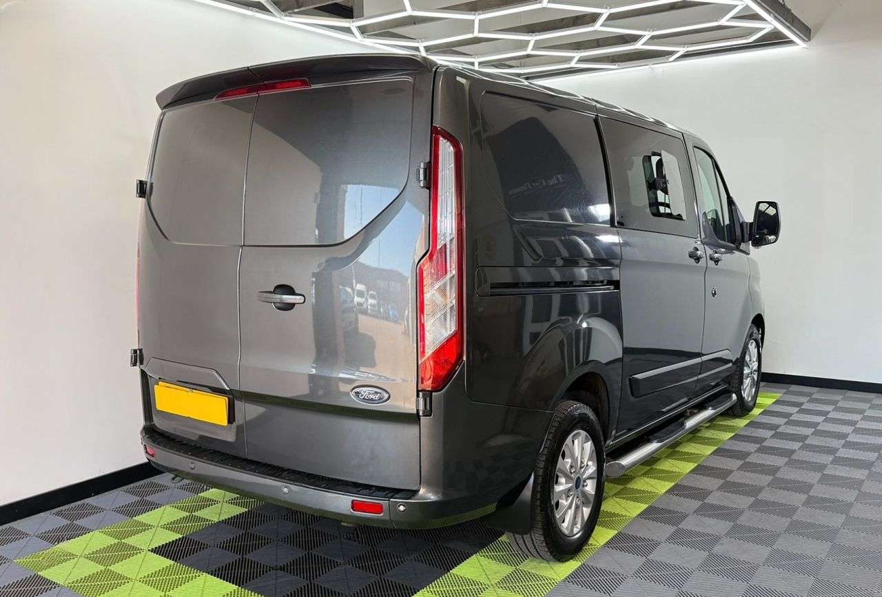A 2021 FORD TRANSIT CUSTOM 2.0 300 EcoBlue Limited Crew Van Double Cab 5dr Diesel Manual L1 H1 Euro 6 A 2021 FORD TRANSIT CUSTOM 2.0 300 EcoBlue Limited Crew Van Double Cab 5dr Diesel Manual L1 H1 Euro 6