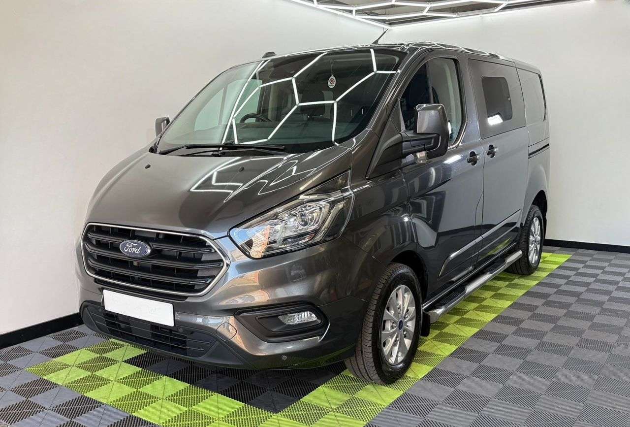 A 2021 FORD TRANSIT CUSTOM 2.0 300 EcoBlue Limited Crew Van Double Cab 5dr Diesel Manual L1 H1 Euro 6 A 2021 FORD TRANSIT CUSTOM 2.0 300 EcoBlue Limited Crew Van Double Cab 5dr Diesel Manual L1 H1 Euro 6
