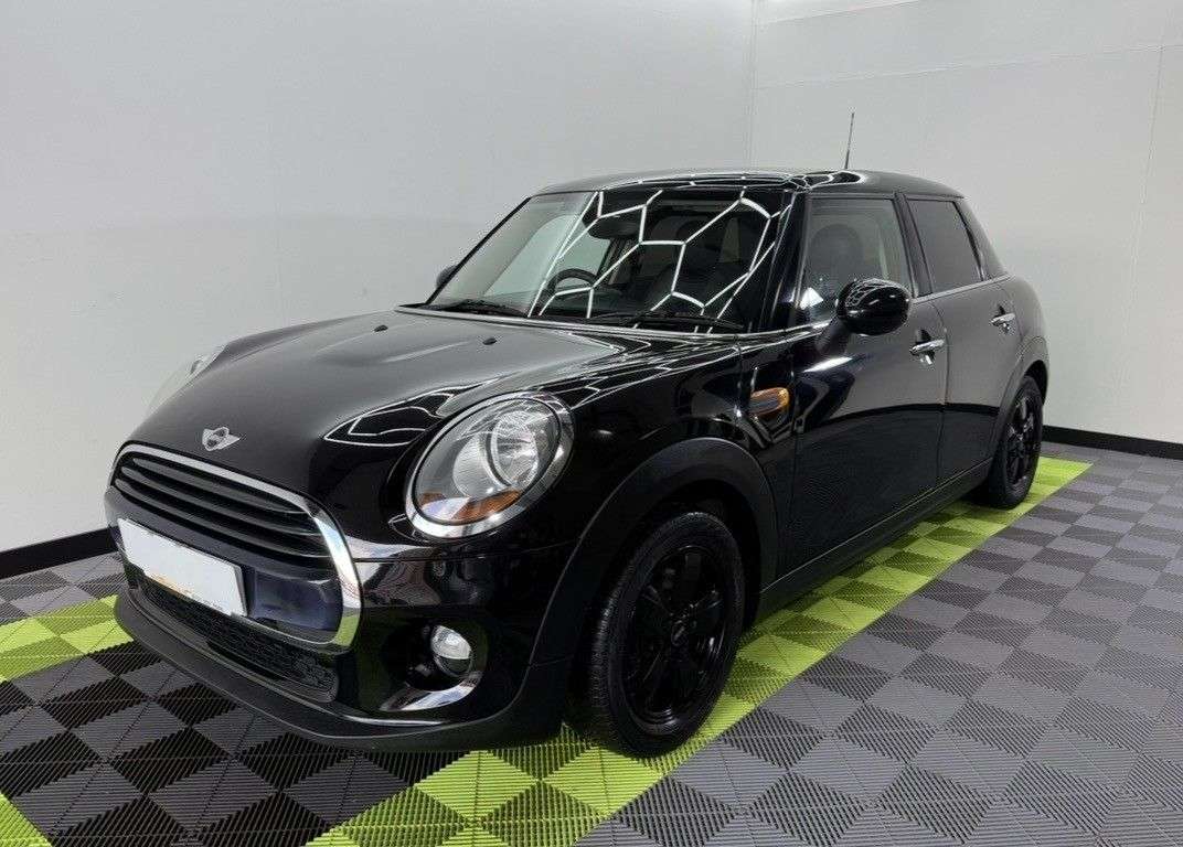 A 2016 MINI HATCH 1.5 Cooper Hatchback 5dr Petrol Manual Euro 6 (s/s) (136 ps) A 2016 MINI HATCH 1.5 Cooper Hatchback 5dr Petrol Manual Euro 6 (s/s) (136 ps)