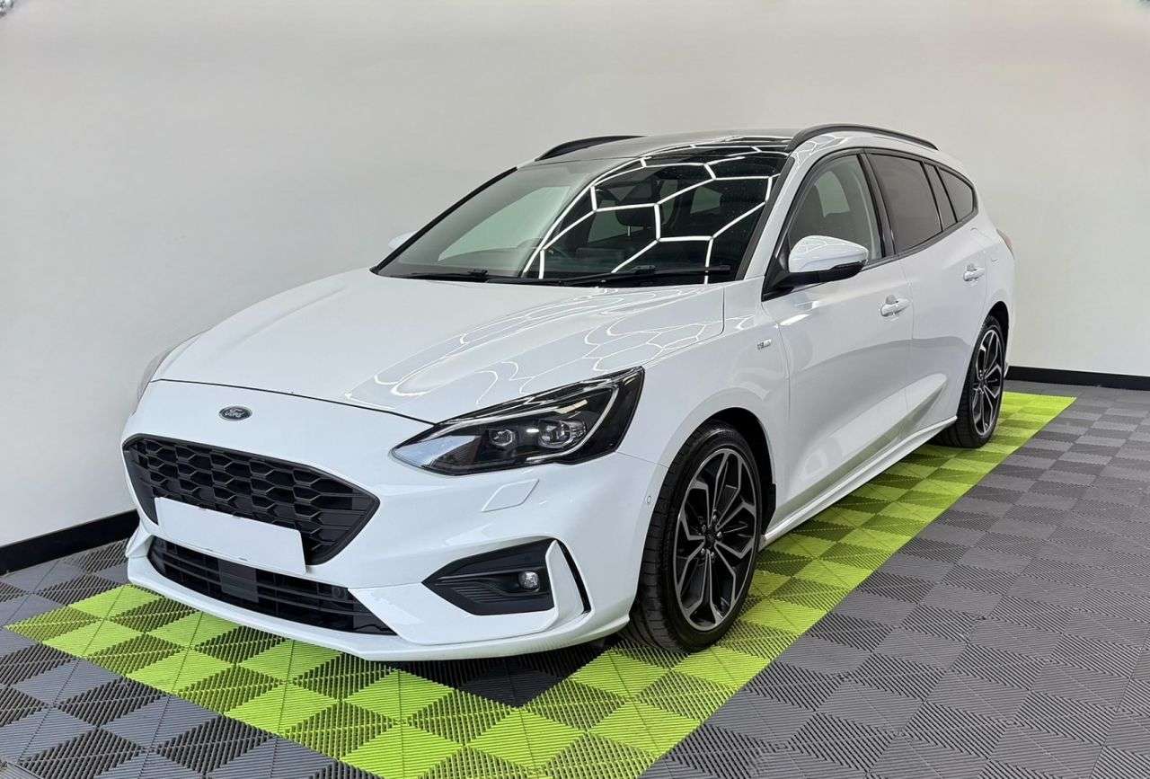 A 2019 FORD FOCUS 1.5 EcoBlue ST-Line X Estate 5dr Diesel Manual Euro 6 (s/s) (120 ps) A 2019 FORD FOCUS 1.5 EcoBlue ST-Line X Estate 5dr Diesel Manual Euro 6 (s/s) (120 ps)