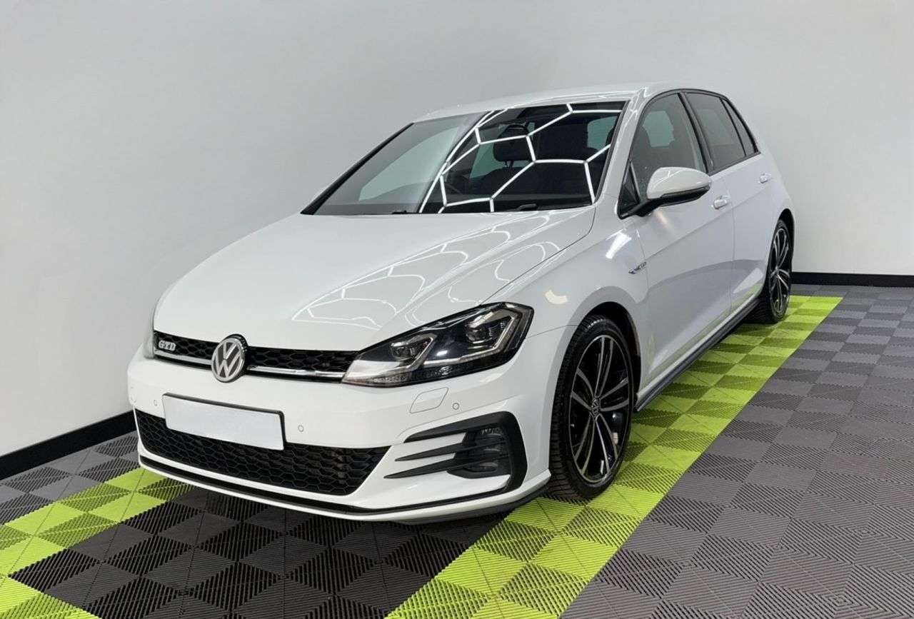 A 2018 VOLKSWAGEN GOLF 2.0 TDI GTD Hatchback 5dr Diesel DSG Euro 6 (s/s) (184 ps) A 2018 VOLKSWAGEN GOLF 2.0 TDI GTD Hatchback 5dr Diesel DSG Euro 6 (s/s) (184 ps)