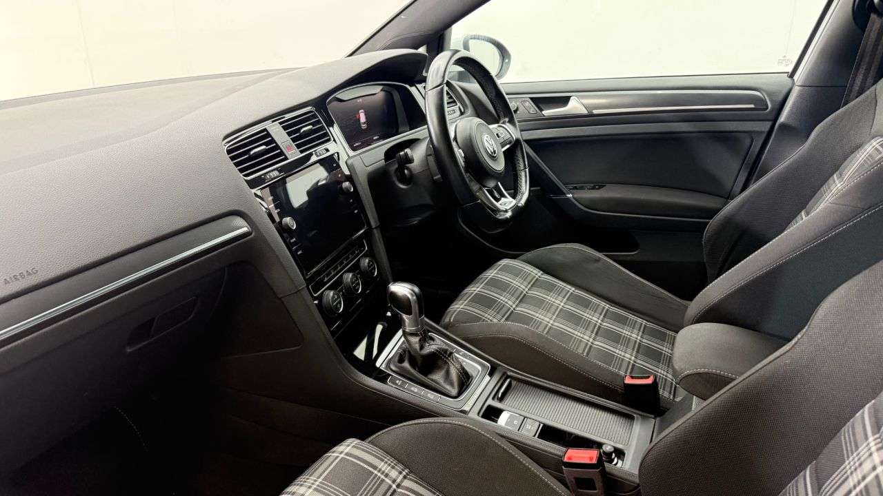 2018 VOLKSWAGEN GOLF 2018 VOLKSWAGEN GOLF