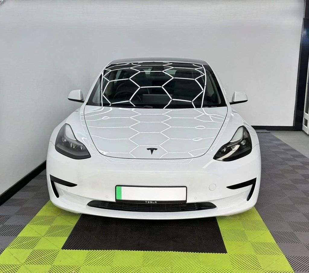 A 2021 TESLA MODEL 3 Standard Range Plus Saloon 4dr Electric Auto RWD (241 bhp) A 2021 TESLA MODEL 3 Standard Range Plus Saloon 4dr Electric Auto RWD (241 bhp)