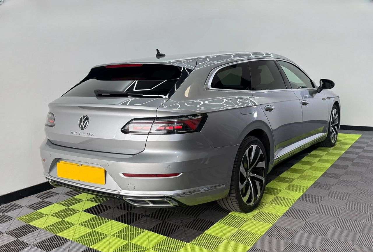 A 2020 VOLKSWAGEN ARTEON 2.0 TDI R-Line Shooting Brake 5dr Diesel DSG Euro 6 (s/s) (150 ps) A 2020 VOLKSWAGEN ARTEON 2.0 TDI R-Line Shooting Brake 5dr Diesel DSG Euro 6 (s/s) (150 ps)