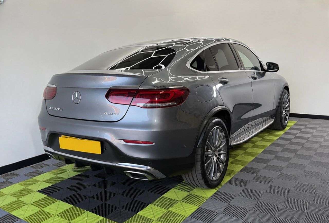 A 2021 MERCEDES-BENZ GLC 2.0 GLC220d AMG Line (Premium) Coupe 5dr Diesel G-Tronic+ 4MATIC Euro 6 (s/ A 2021 MERCEDES-BENZ GLC 2.0 GLC220d AMG Line (Premium) Coupe 5dr Diesel G-Tronic+ 4MATIC Euro 6 (s/