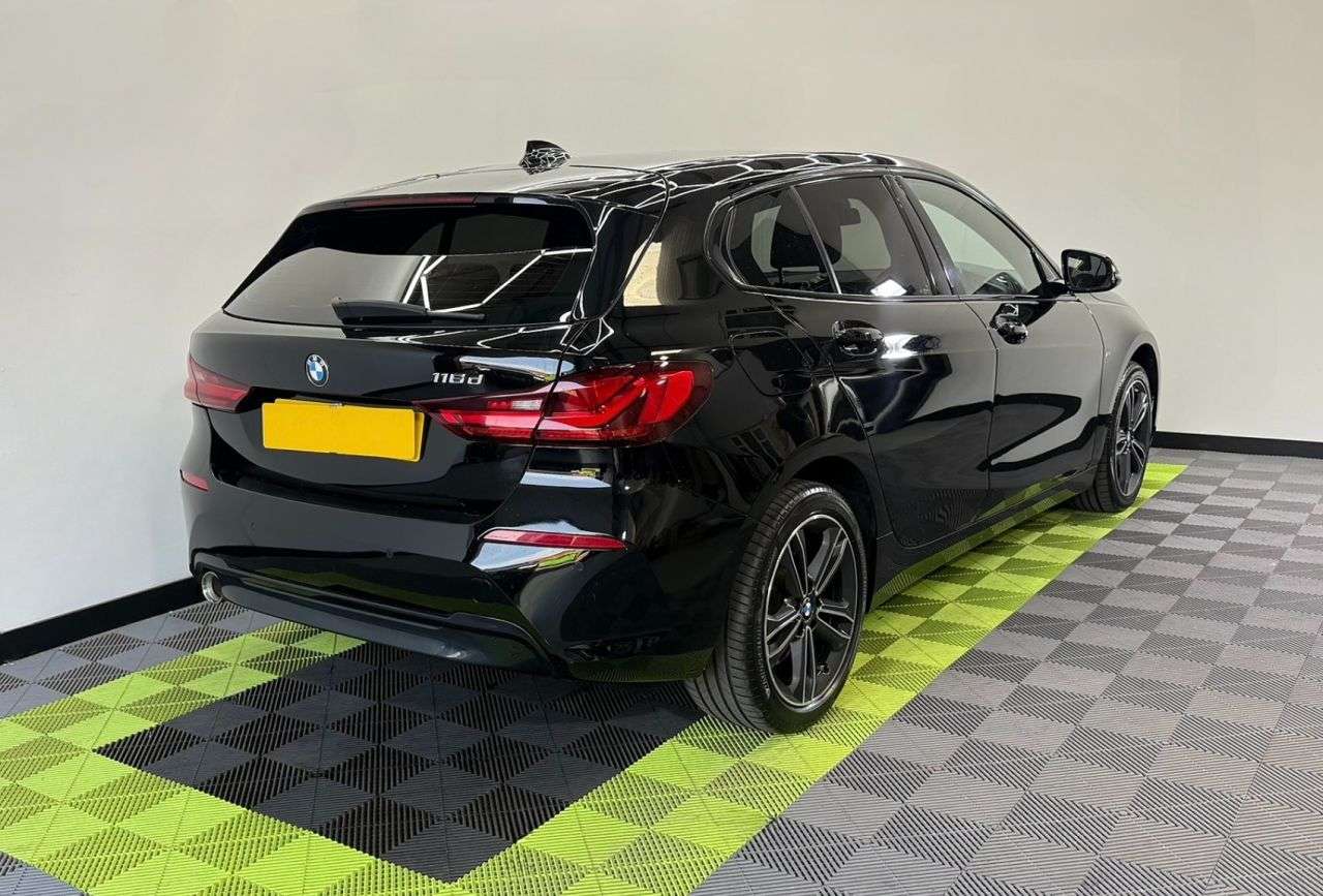 A 2021 BMW 1 SERIES 1.5 116d Sport Hatchback 5dr Diesel Manual Euro 6 (s/s) (116 ps) A 2021 BMW 1 SERIES 1.5 116d Sport Hatchback 5dr Diesel Manual Euro 6 (s/s) (116 ps)