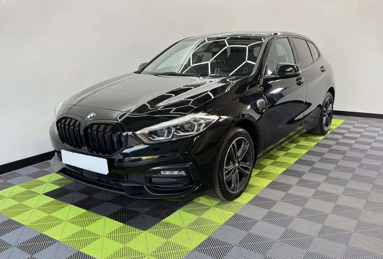 A 2021 BMW 1 SERIES 1.5 116d Sport Hatchback 5dr Diesel Manual Euro 6 (s/s) (116 ps) A 2021 BMW 1 SERIES 1.5 116d Sport Hatchback 5dr Diesel Manual Euro 6 (s/s) (116 ps)