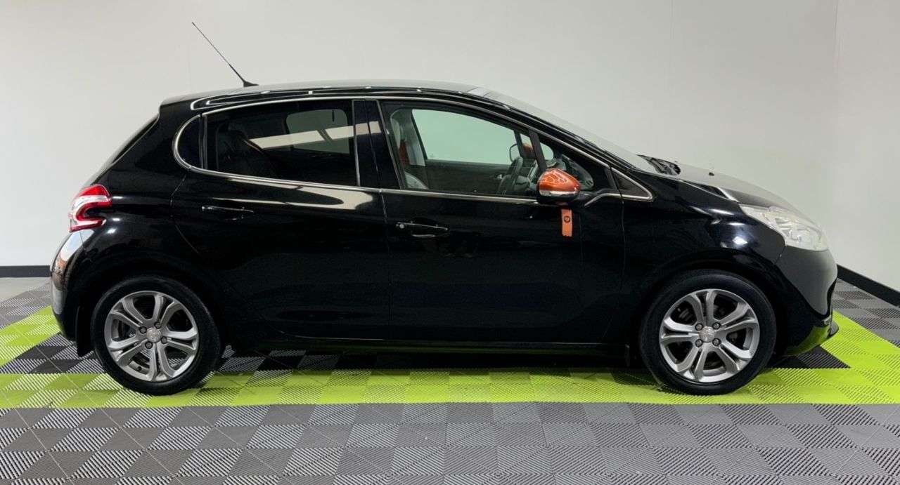 2014 PEUGEOT 208 2014 PEUGEOT 208