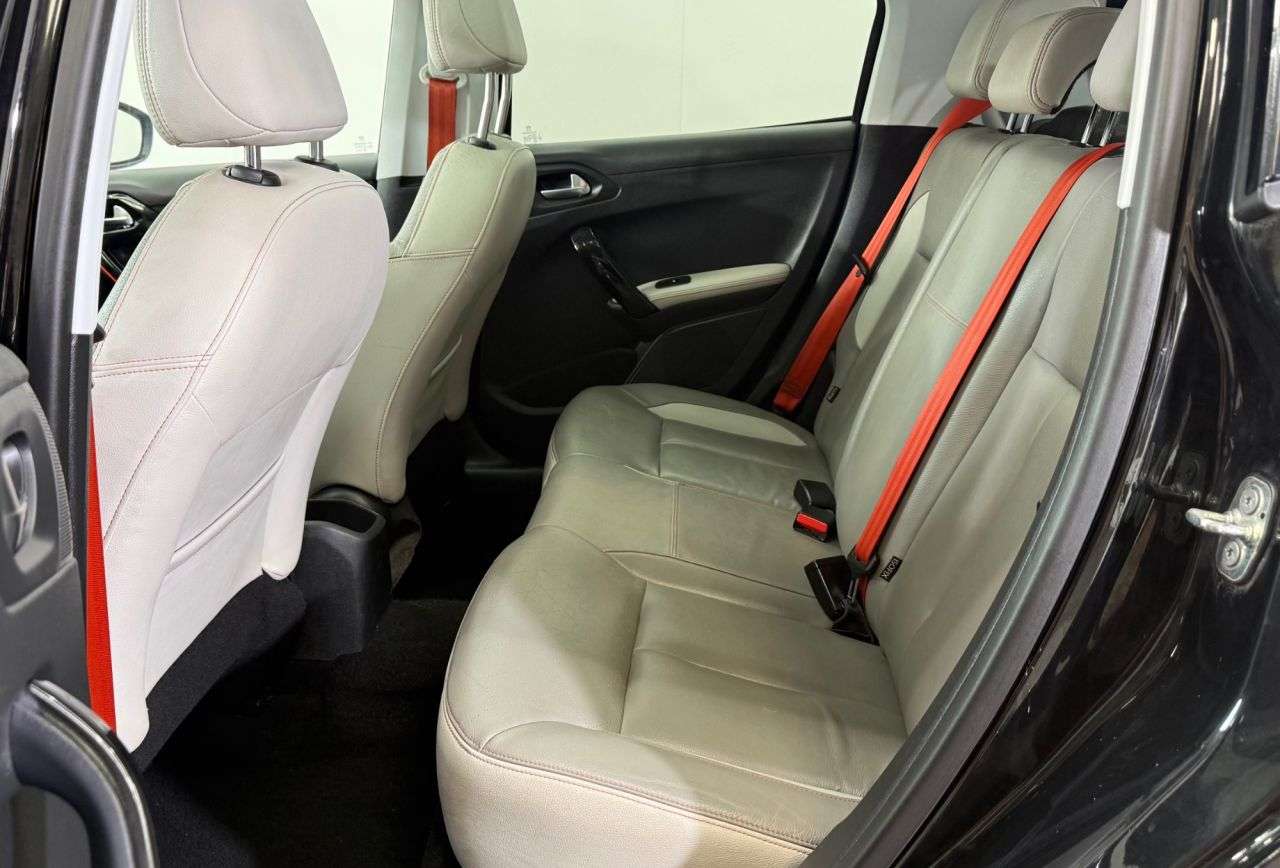 2014 PEUGEOT 208 2014 PEUGEOT 208