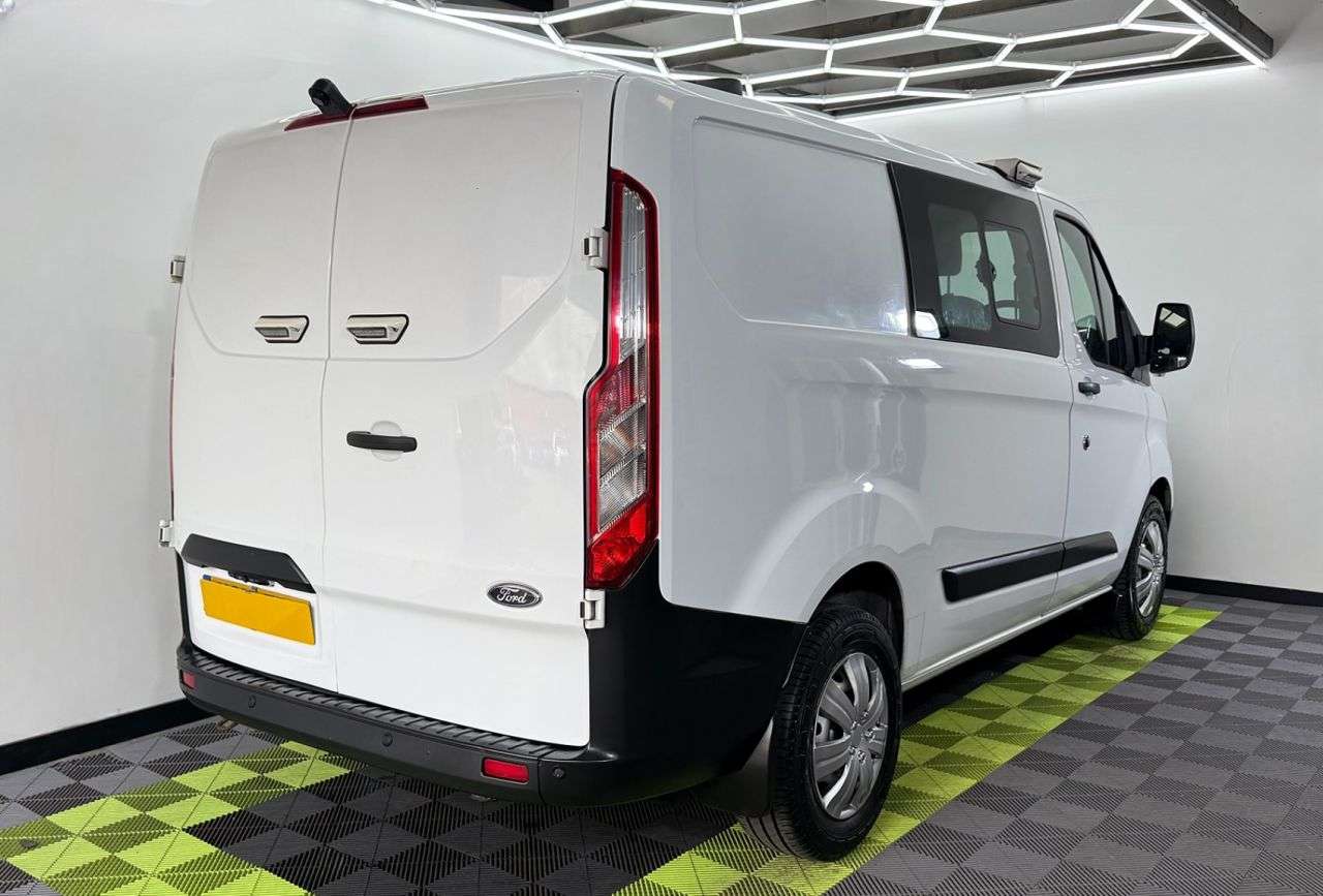 A 2019 FORD TRANSIT CUSTOM 2.0 320 EcoBlue Crew Van Double Cab 5dr Diesel Manual L1 H1 Euro 6 (6 Seat) A 2019 FORD TRANSIT CUSTOM 2.0 320 EcoBlue Crew Van Double Cab 5dr Diesel Manual L1 H1 Euro 6 (6 Seat)