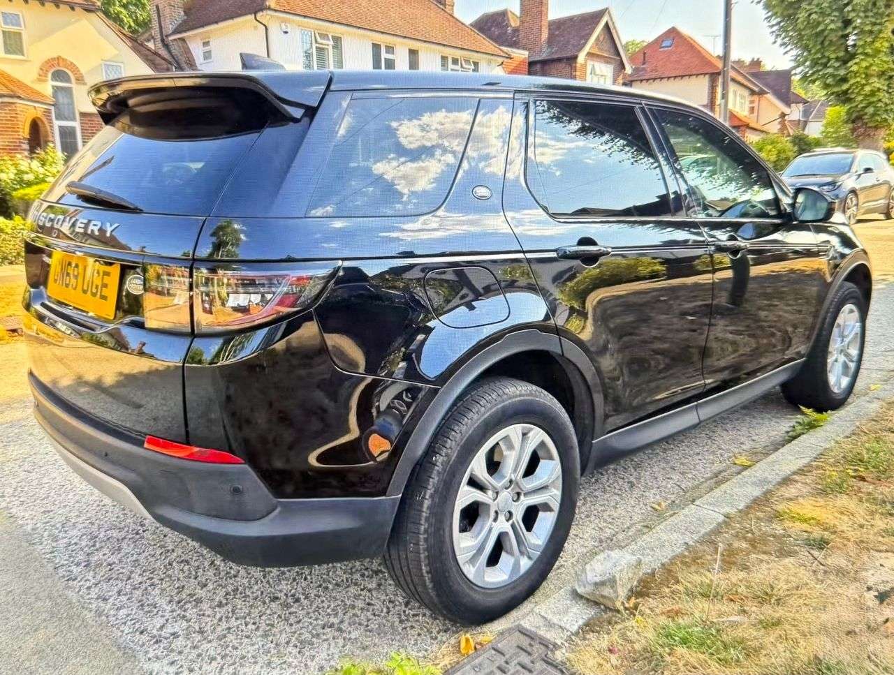 A 2019 LAND ROVER DISCOVERY SPORT 2.0 D150 MHEV S SUV 5dr Diesel Auto 4WD Euro 6 (s/s) (150 ps) A 2019 LAND ROVER DISCOVERY SPORT 2.0 D150 MHEV S SUV 5dr Diesel Auto 4WD Euro 6 (s/s) (150 ps)