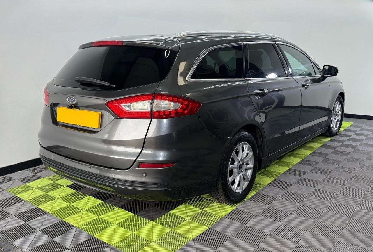 A 2015 FORD MONDEO 2.0 TDCi ECOnetic Zetec Estate 5dr Diesel Manual Euro 6 (s/s) (150 ps) A 2015 FORD MONDEO 2.0 TDCi ECOnetic Zetec Estate 5dr Diesel Manual Euro 6 (s/s) (150 ps)