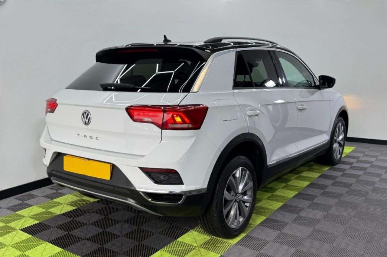 A 2019 VOLKSWAGEN T-ROC 1.0 TSI GPF Design SUV 5dr Petrol Manual Euro 6 (s/s) (115 ps) A 2019 VOLKSWAGEN T-ROC 1.0 TSI GPF Design SUV 5dr Petrol Manual Euro 6 (s/s) (115 ps)