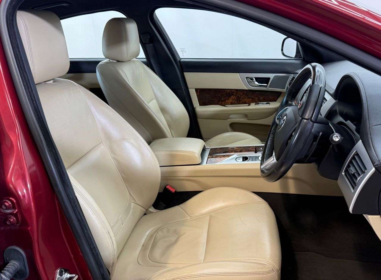 2014 JAGUAR XF 2014 JAGUAR XF