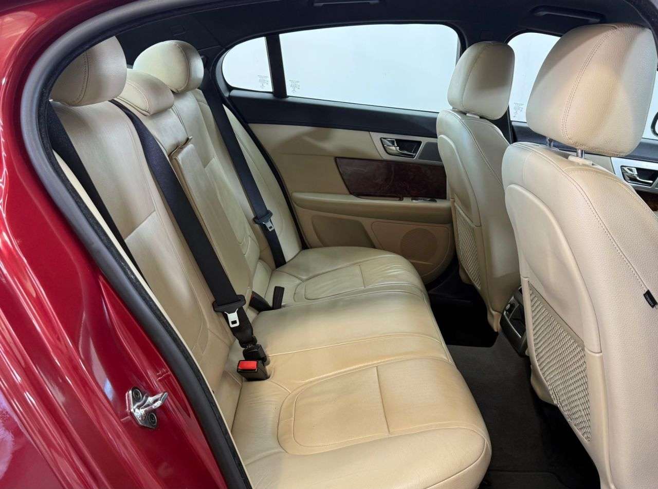 2014 JAGUAR XF 2014 JAGUAR XF