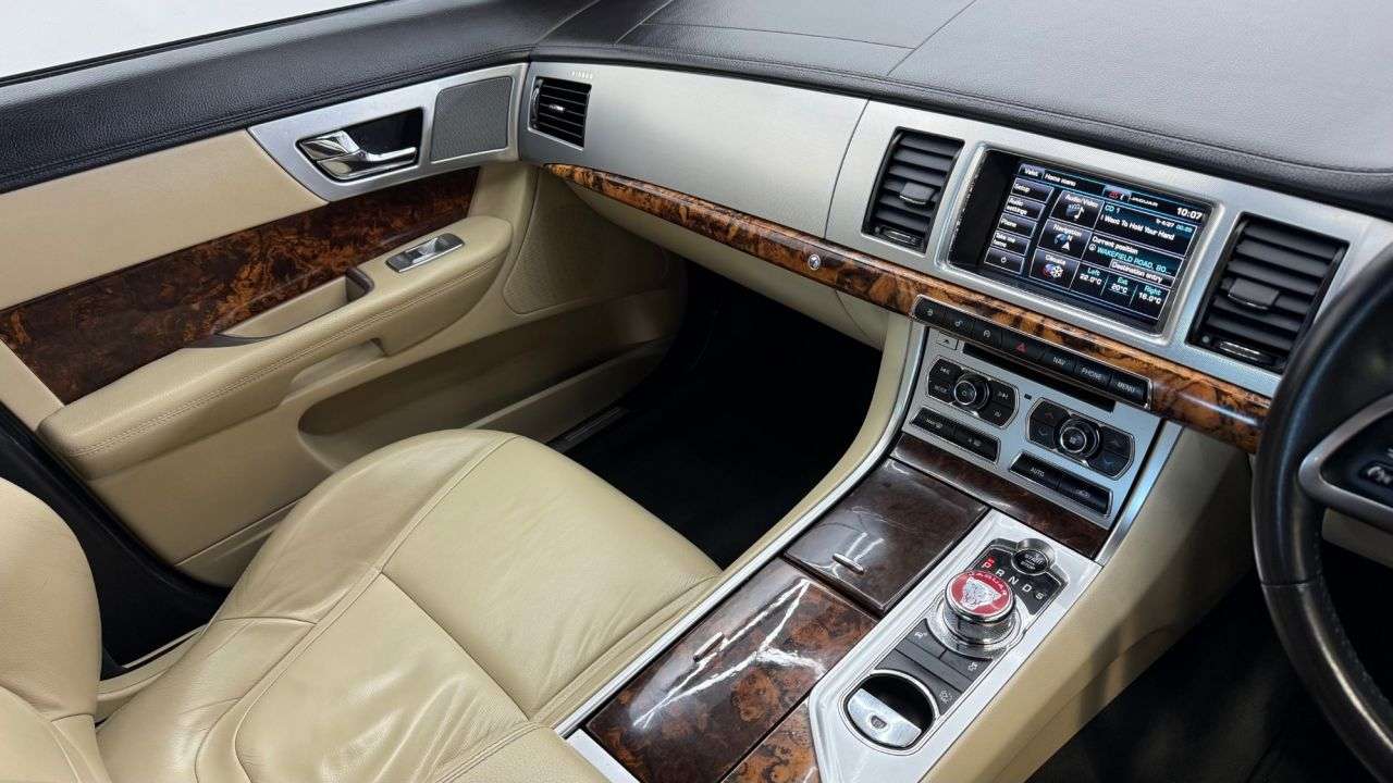 2014 JAGUAR XF 2014 JAGUAR XF