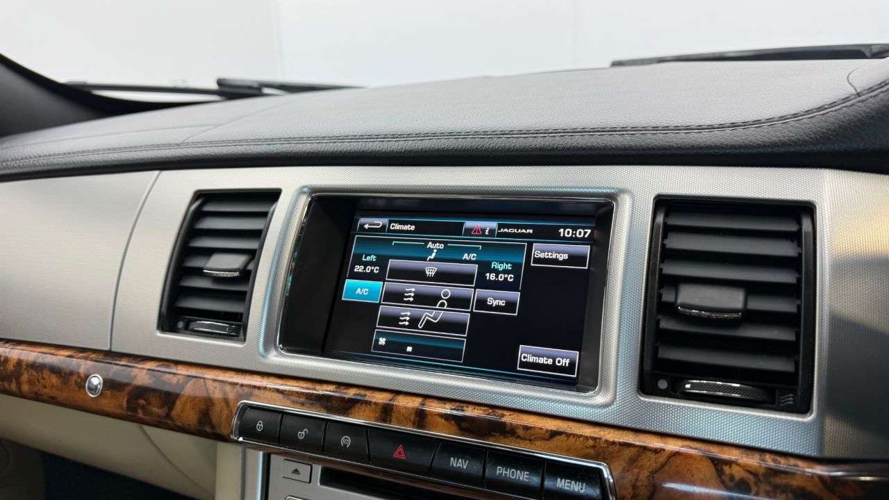 2014 JAGUAR XF 2014 JAGUAR XF