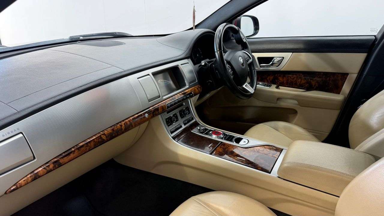 2014 JAGUAR XF 2014 JAGUAR XF