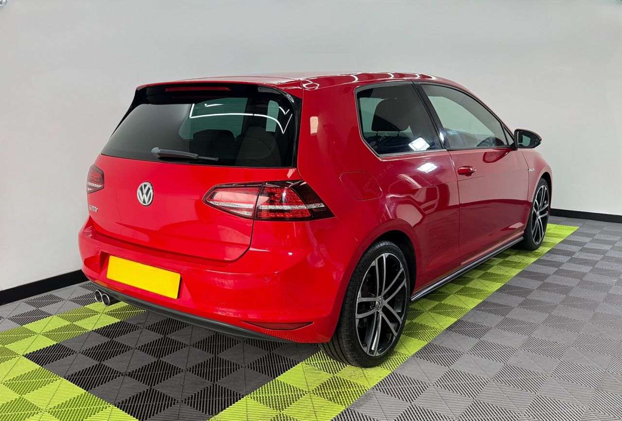 A 2014 VOLKSWAGEN GOLF 2.0 TDI BlueMotion Tech GTD Hatchback 3dr Diesel Manual Euro 6 (s/s) (184 p A 2014 VOLKSWAGEN GOLF 2.0 TDI BlueMotion Tech GTD Hatchback 3dr Diesel Manual Euro 6 (s/s) (184 p
