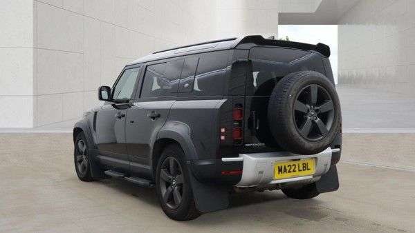 A 2022 LAND ROVER DEFENDER 110 3.0 D250 MHEV S SUV 5dr Diesel Auto 4WD Euro 6 (s/s) (250 ps) A 2022 LAND ROVER DEFENDER 110 3.0 D250 MHEV S SUV 5dr Diesel Auto 4WD Euro 6 (s/s) (250 ps)
