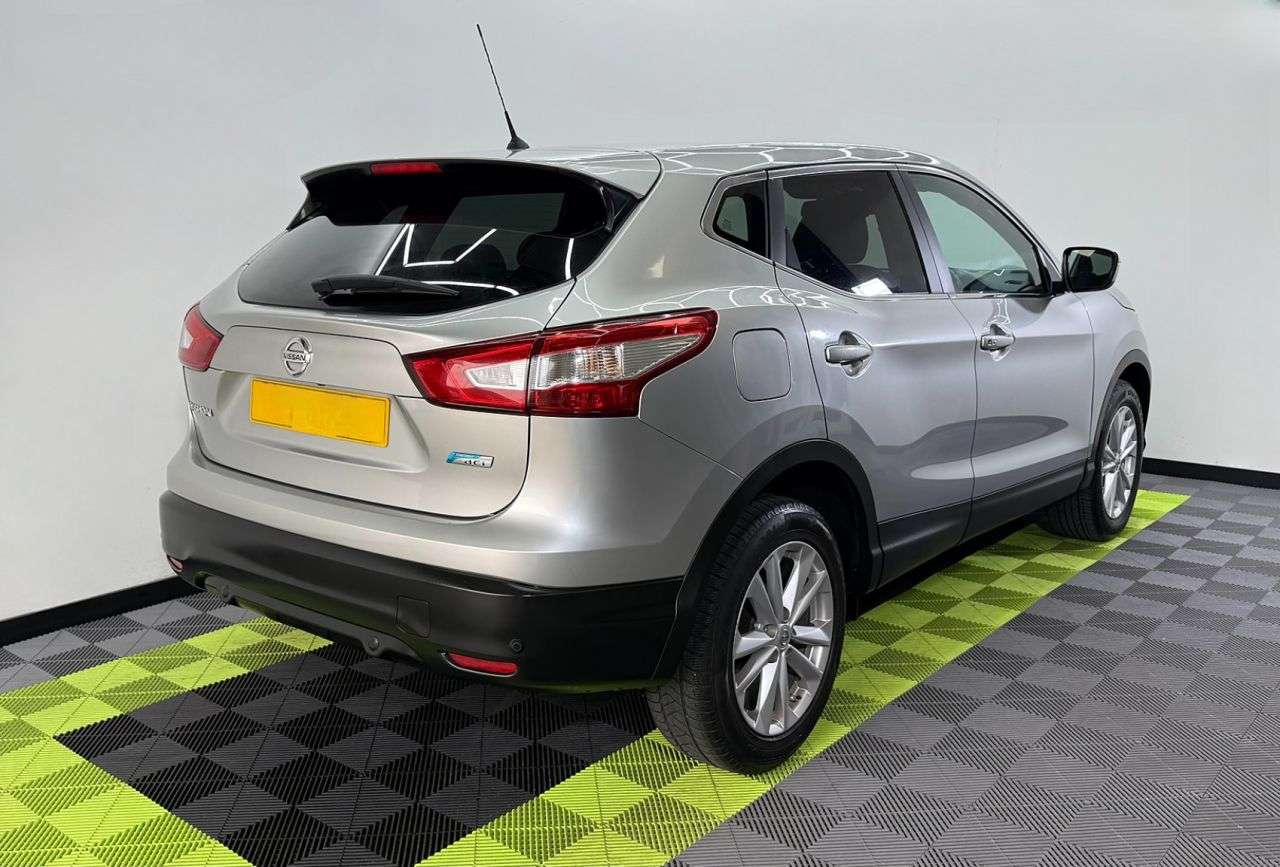 A 2014 NISSAN QASHQAI 1.5 dCi Acenta Premium SUV 5dr Diesel Manual 2WD Euro 5 (s/s) (110 ps) A 2014 NISSAN QASHQAI 1.5 dCi Acenta Premium SUV 5dr Diesel Manual 2WD Euro 5 (s/s) (110 ps)