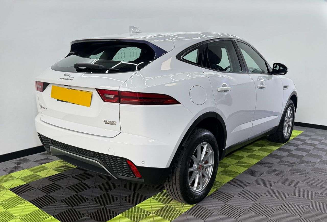 A 2018 JAGUAR E-PACE 2.0 D180 SUV 5dr Diesel Auto AWD Euro 6 (s/s) (180 ps) A 2018 JAGUAR E-PACE 2.0 D180 SUV 5dr Diesel Auto AWD Euro 6 (s/s) (180 ps)