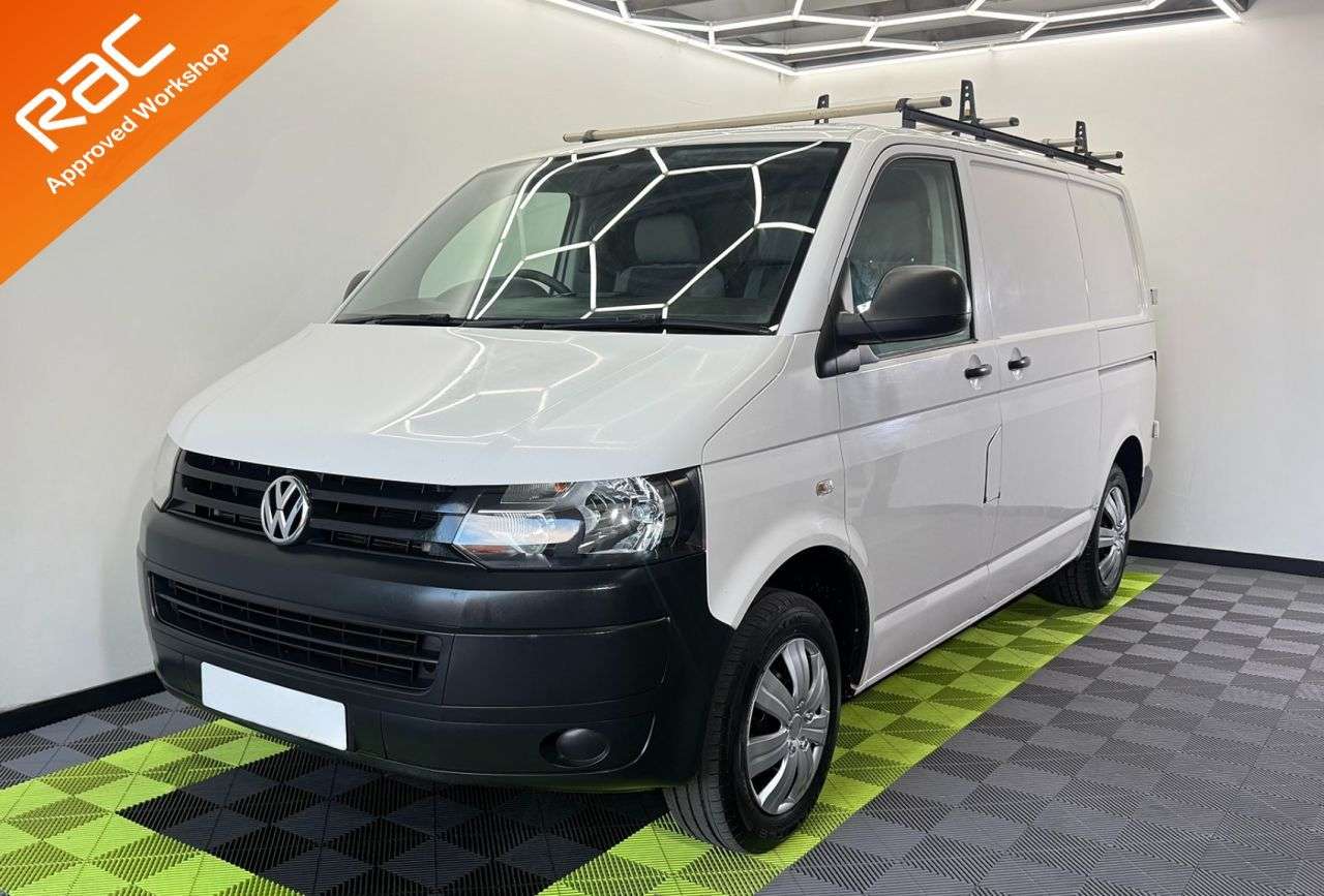 A 2015 VOLKSWAGEN TRANSPORTER 2.0 TDI T30 Startline Panel Van 4dr Diesel Manual L1 H1 (198 g/km, 101 bhp) A 2015 VOLKSWAGEN TRANSPORTER 2.0 TDI T30 Startline Panel Van 4dr Diesel Manual L1 H1 (198 g/km, 101 bhp)