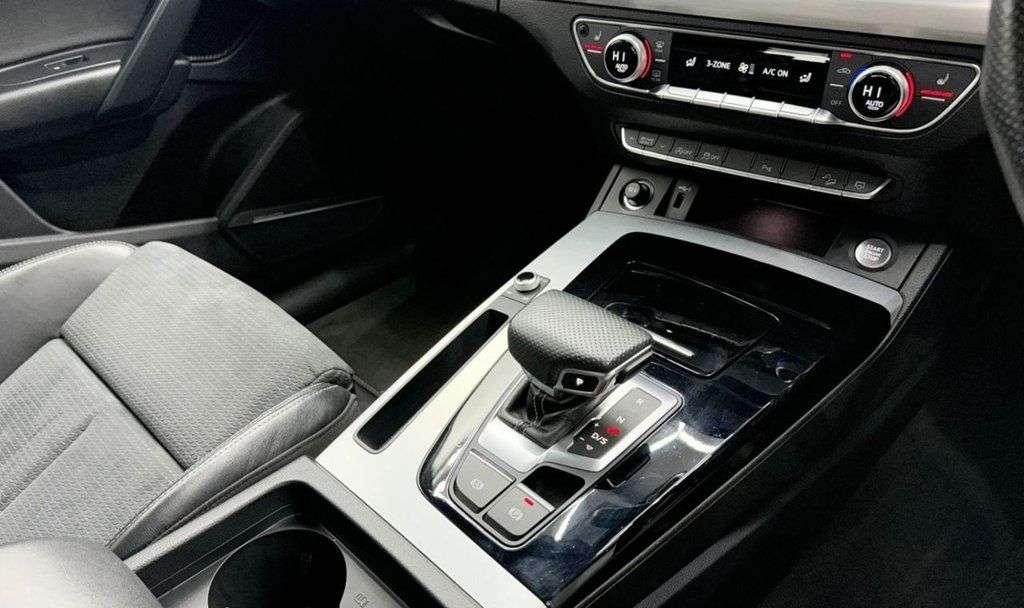 2021 AUDI Q5 2021 AUDI Q5