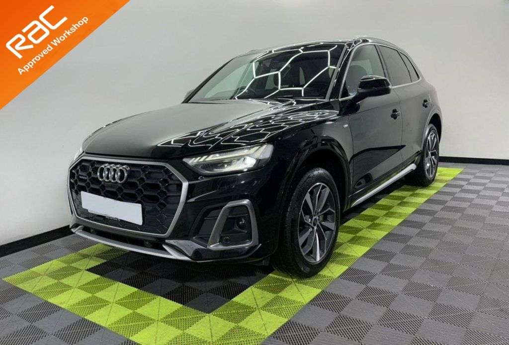 A 2021 AUDI Q5 2.0 TDI 40 S line SUV 5dr Diesel S Tronic quattro Euro 6 (s/s) (204 ps) A 2021 AUDI Q5 2.0 TDI 40 S line SUV 5dr Diesel S Tronic quattro Euro 6 (s/s) (204 ps)