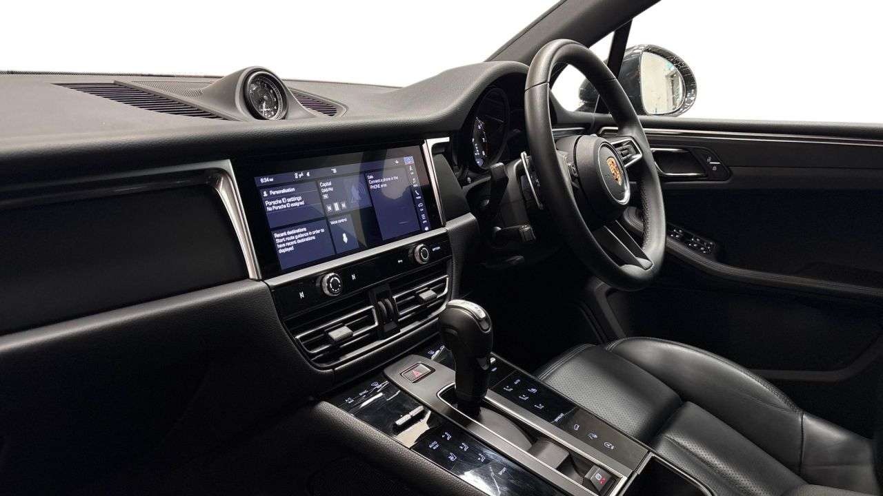 2024 PORSCHE MACAN 2024 PORSCHE MACAN