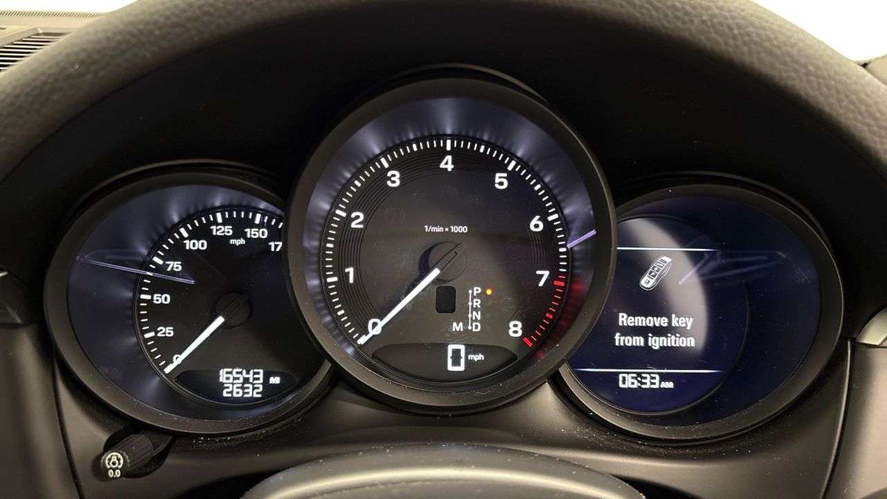 2024 PORSCHE MACAN 2024 PORSCHE MACAN