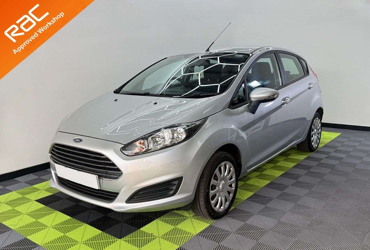 A 2014 FORD FIESTA Style TDCI Manual Hatchback 5 Door (75 ps) A 2014 FORD FIESTA Style TDCI Manual Hatchback 5 Door (75 ps)