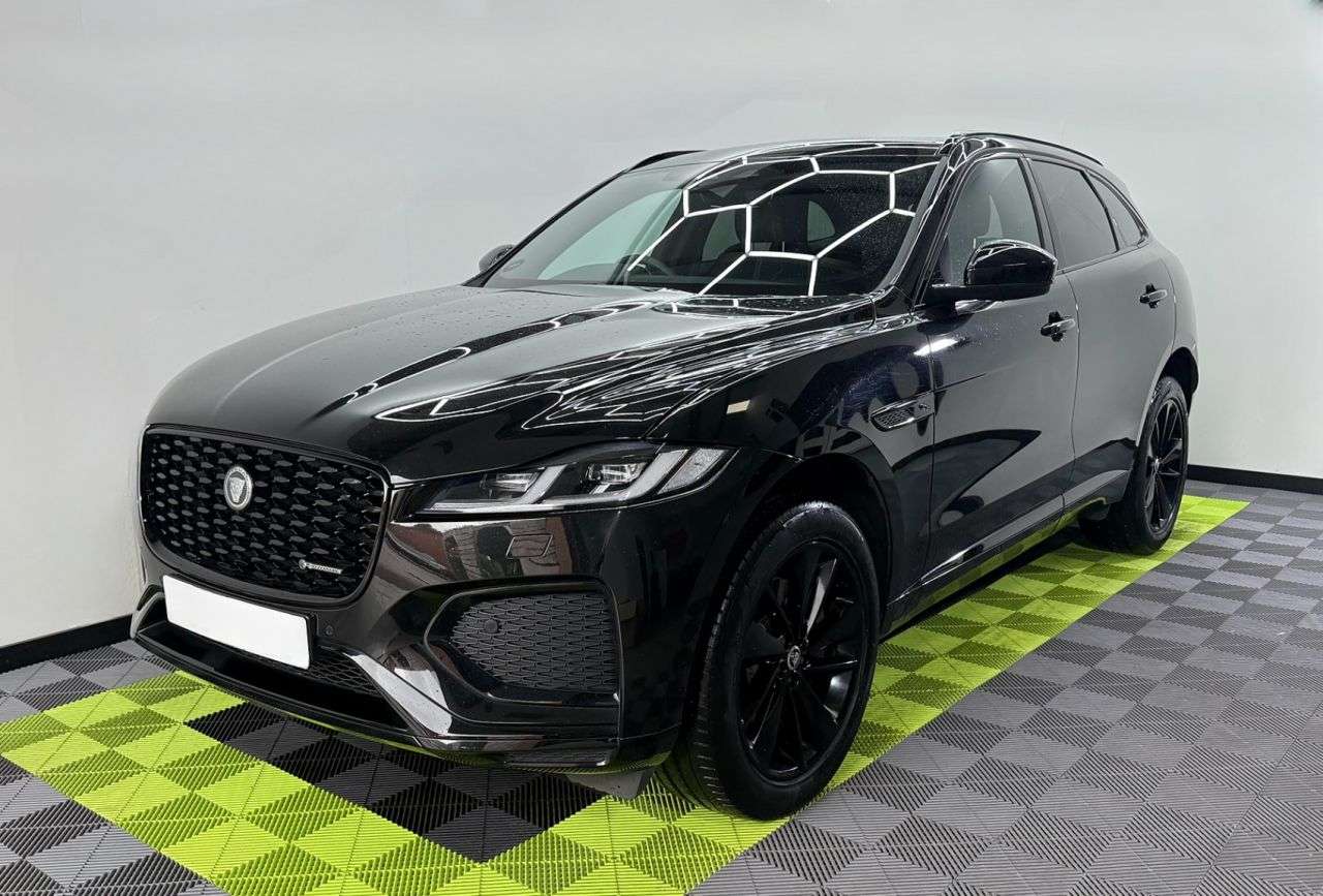A 2024 JAGUAR F-PACE 2.0 D200 MHEV R-Dynamic SE Black SUV 5dr Diesel Auto AWD Euro 6 (s/s) (204 A 2024 JAGUAR F-PACE 2.0 D200 MHEV R-Dynamic SE Black SUV 5dr Diesel Auto AWD Euro 6 (s/s) (204