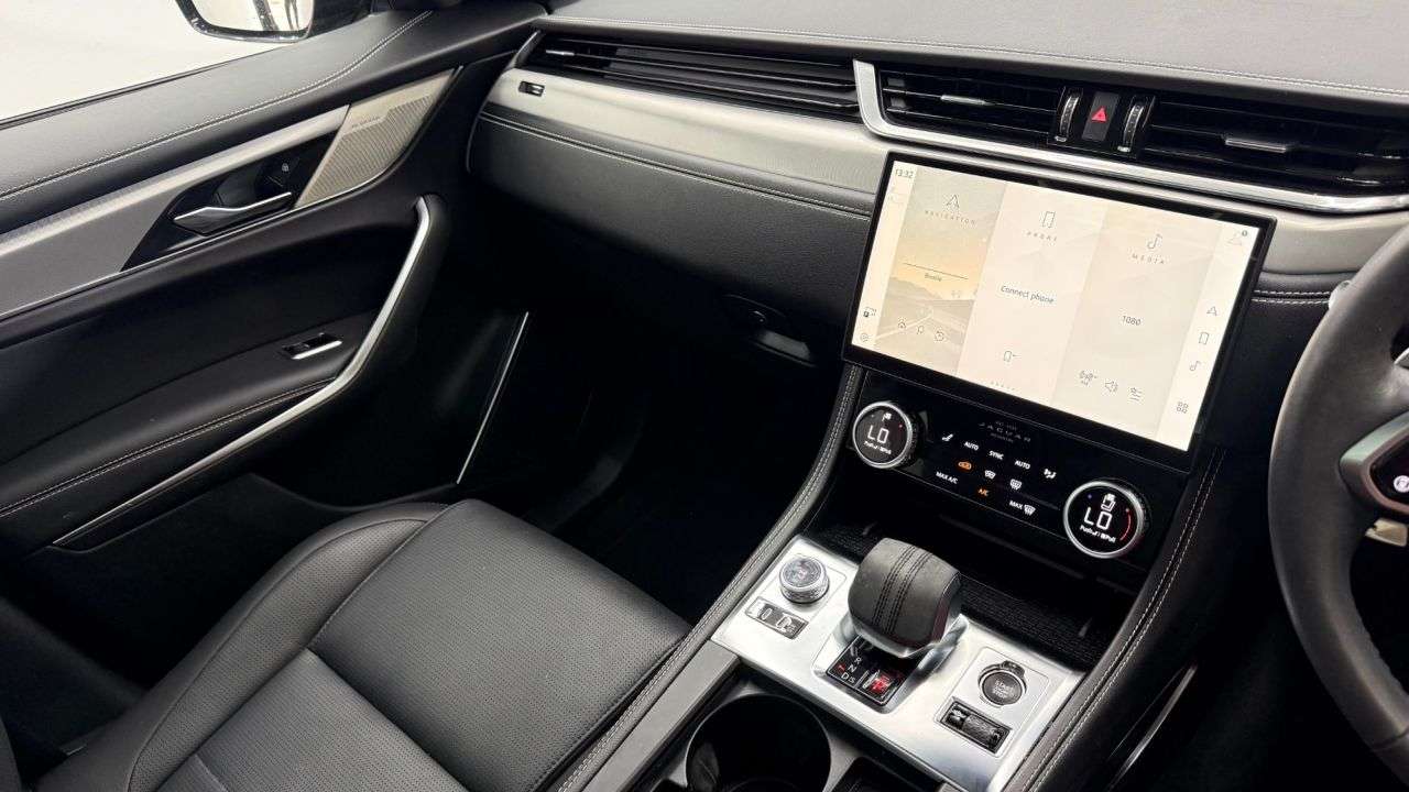 2024 JAGUAR F-PACE 2024 JAGUAR F-PACE