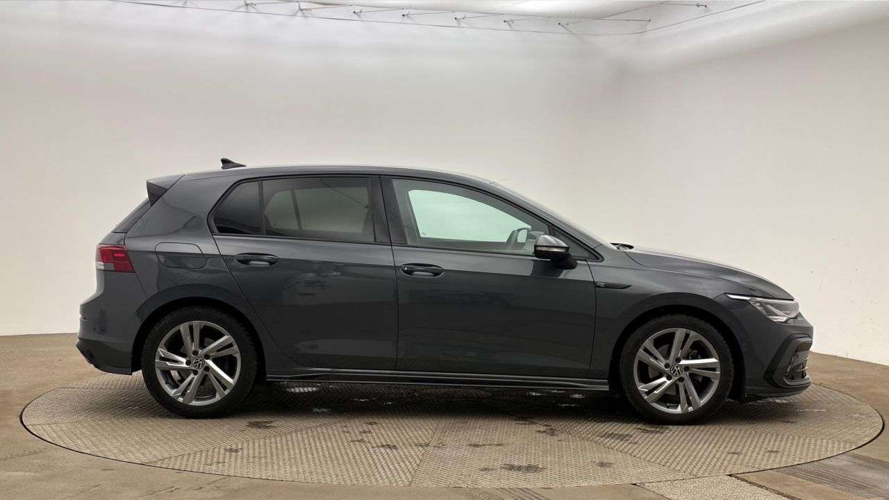 A 2022 VOLKSWAGEN GOLF 1.5 TSI R-Line Hatchback 5dr Petrol Manual Euro 6 (s/s) (150 ps) A 2022 VOLKSWAGEN GOLF 1.5 TSI R-Line Hatchback 5dr Petrol Manual Euro 6 (s/s) (150 ps)