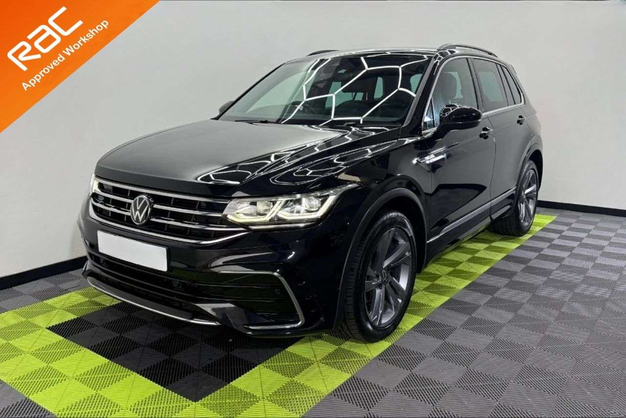 A 2023 VOLKSWAGEN TIGUAN 1.5 TSI R-Line Edition SUV 5dr Petrol DSG Euro 6 (s/s) (150 ps) A 2023 VOLKSWAGEN TIGUAN 1.5 TSI R-Line Edition SUV 5dr Petrol DSG Euro 6 (s/s) (150 ps)