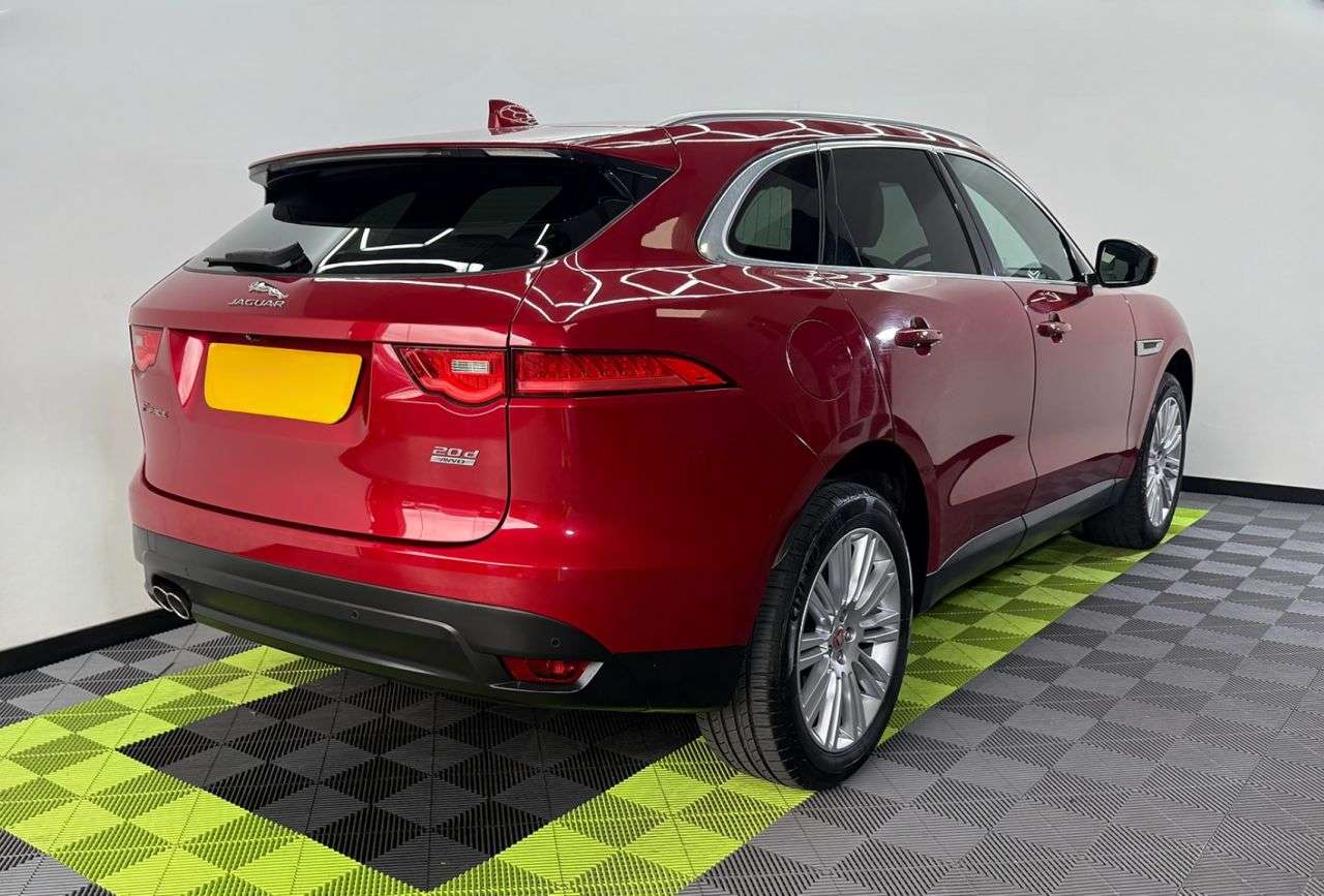 A 2017 JAGUAR F-PACE 2.0 D180 Portfolio SUV 5dr Diesel Auto AWD Euro 6 (s/s) (180 ps) A 2017 JAGUAR F-PACE 2.0 D180 Portfolio SUV 5dr Diesel Auto AWD Euro 6 (s/s) (180 ps)