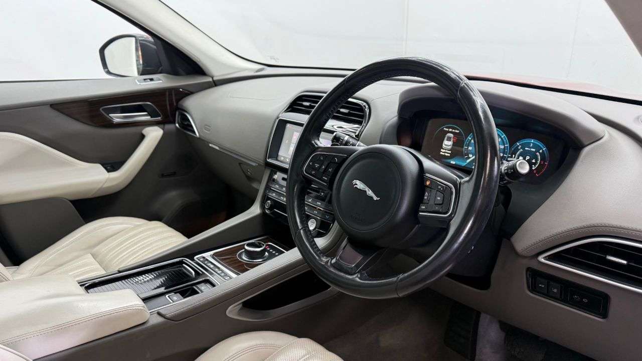 2017 JAGUAR F-PACE 2017 JAGUAR F-PACE