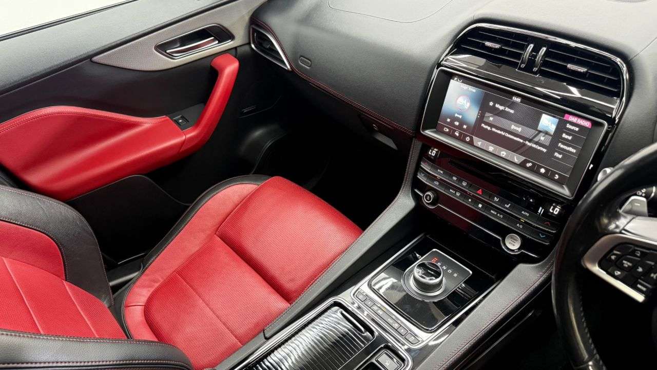 2019 JAGUAR F-PACE 2019 JAGUAR F-PACE