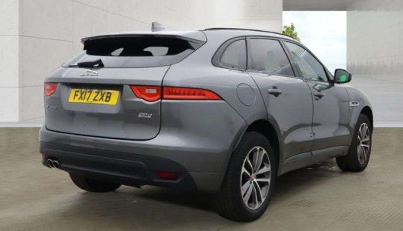 A 2017 JAGUAR F-PACE 2.0 D180 R-Sport SUV 5dr Diesel Auto AWD Euro 6 (s/s) (180 ps) A 2017 JAGUAR F-PACE 2.0 D180 R-Sport SUV 5dr Diesel Auto AWD Euro 6 (s/s) (180 ps)