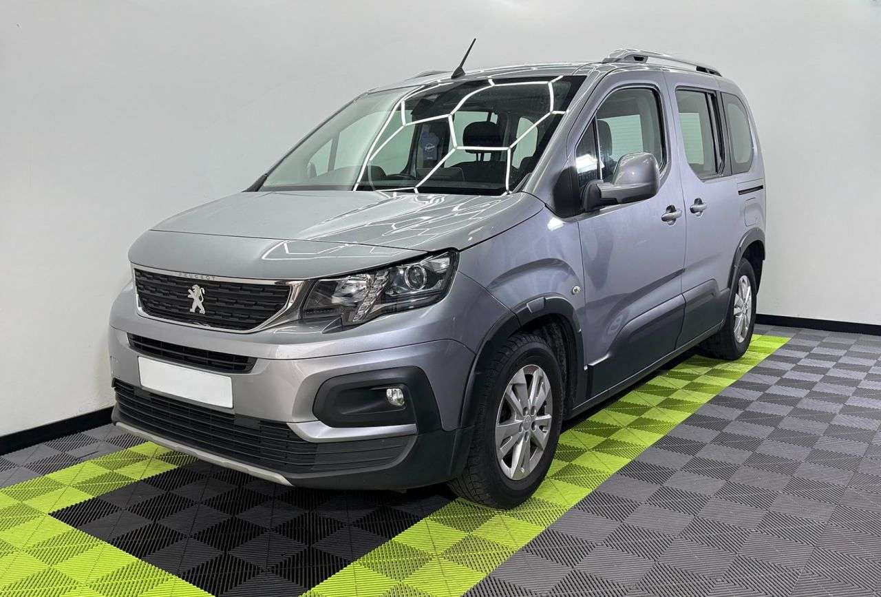 A 2019 PEUGEOT RIFTER 1.2 PureTech Allure Standard MPV 5dr Petrol Manual Euro 6 (s/s) (110 ps) A 2019 PEUGEOT RIFTER 1.2 PureTech Allure Standard MPV 5dr Petrol Manual Euro 6 (s/s) (110 ps)
