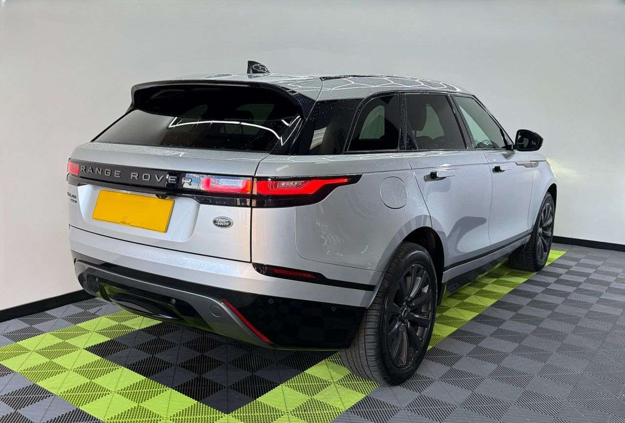 A 2019 LAND ROVER RANGE ROVER VELAR 2.0 D240 R-Dynamic SE SUV 5dr Diesel Auto 4WD Euro 6 (s/s) (240 ps) A 2019 LAND ROVER RANGE ROVER VELAR 2.0 D240 R-Dynamic SE SUV 5dr Diesel Auto 4WD Euro 6 (s/s) (240 ps)