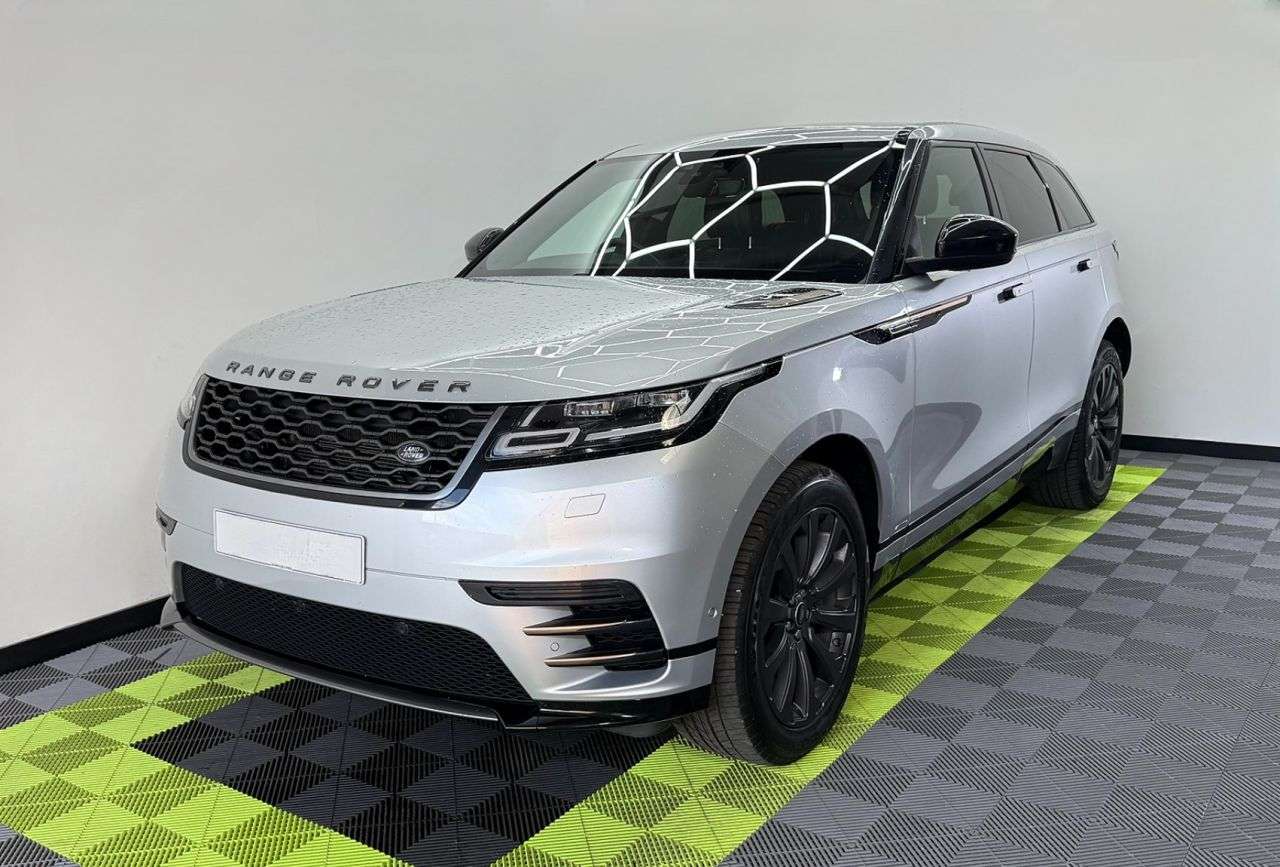 A 2019 LAND ROVER RANGE ROVER VELAR 2.0 D240 R-Dynamic SE SUV 5dr Diesel Auto 4WD Euro 6 (s/s) (240 ps) A 2019 LAND ROVER RANGE ROVER VELAR 2.0 D240 R-Dynamic SE SUV 5dr Diesel Auto 4WD Euro 6 (s/s) (240 ps)