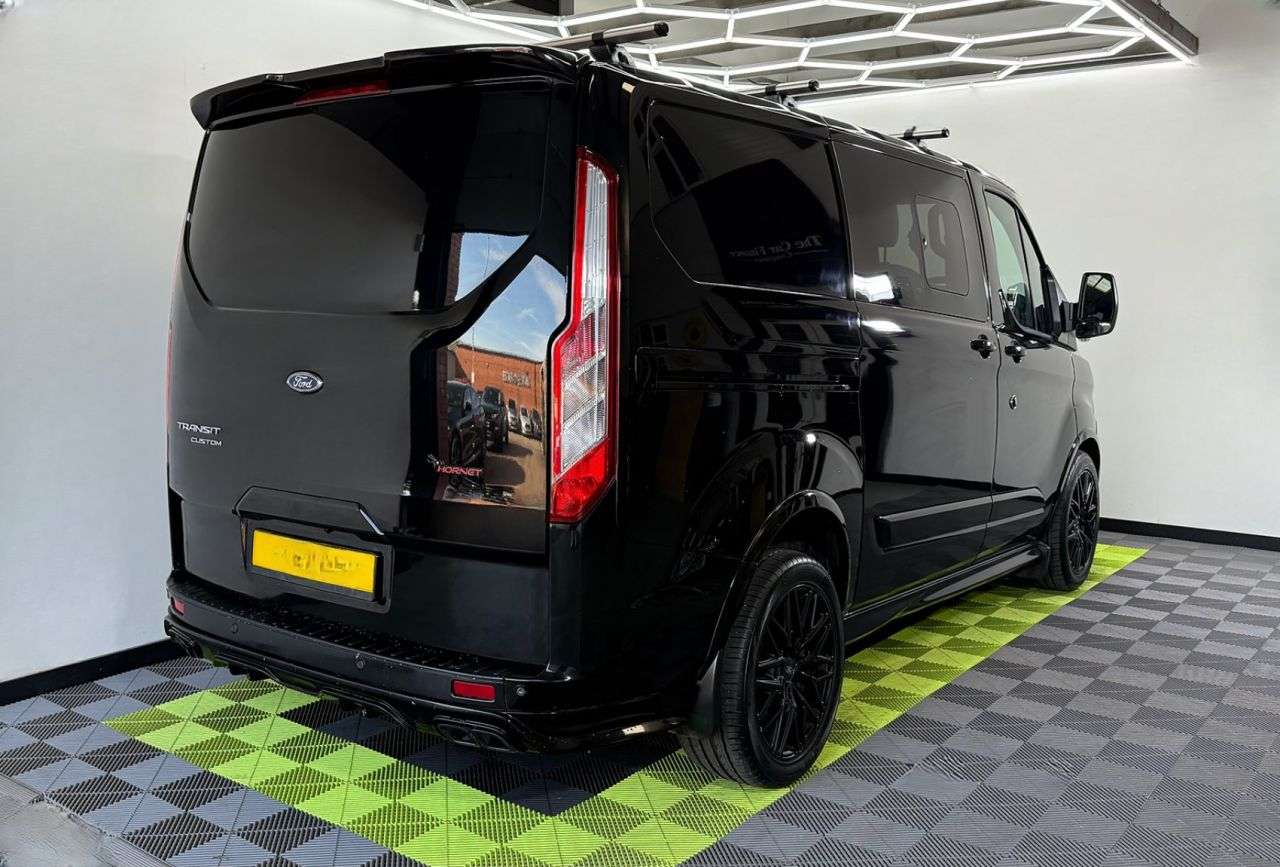 A 2021 FORD TRANSIT CUSTOM 2.0 320 EcoBlue Limited Crew Van Double Cab 5dr Diesel Manual L1 H1 Euro 6 A 2021 FORD TRANSIT CUSTOM 2.0 320 EcoBlue Limited Crew Van Double Cab 5dr Diesel Manual L1 H1 Euro 6